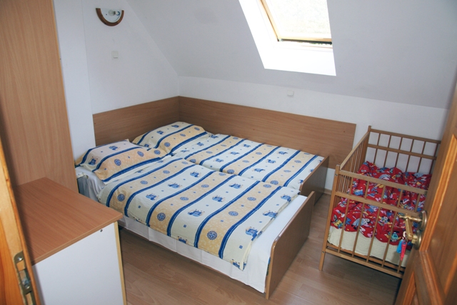 Apartament 8-10-os. Sypialnia 1